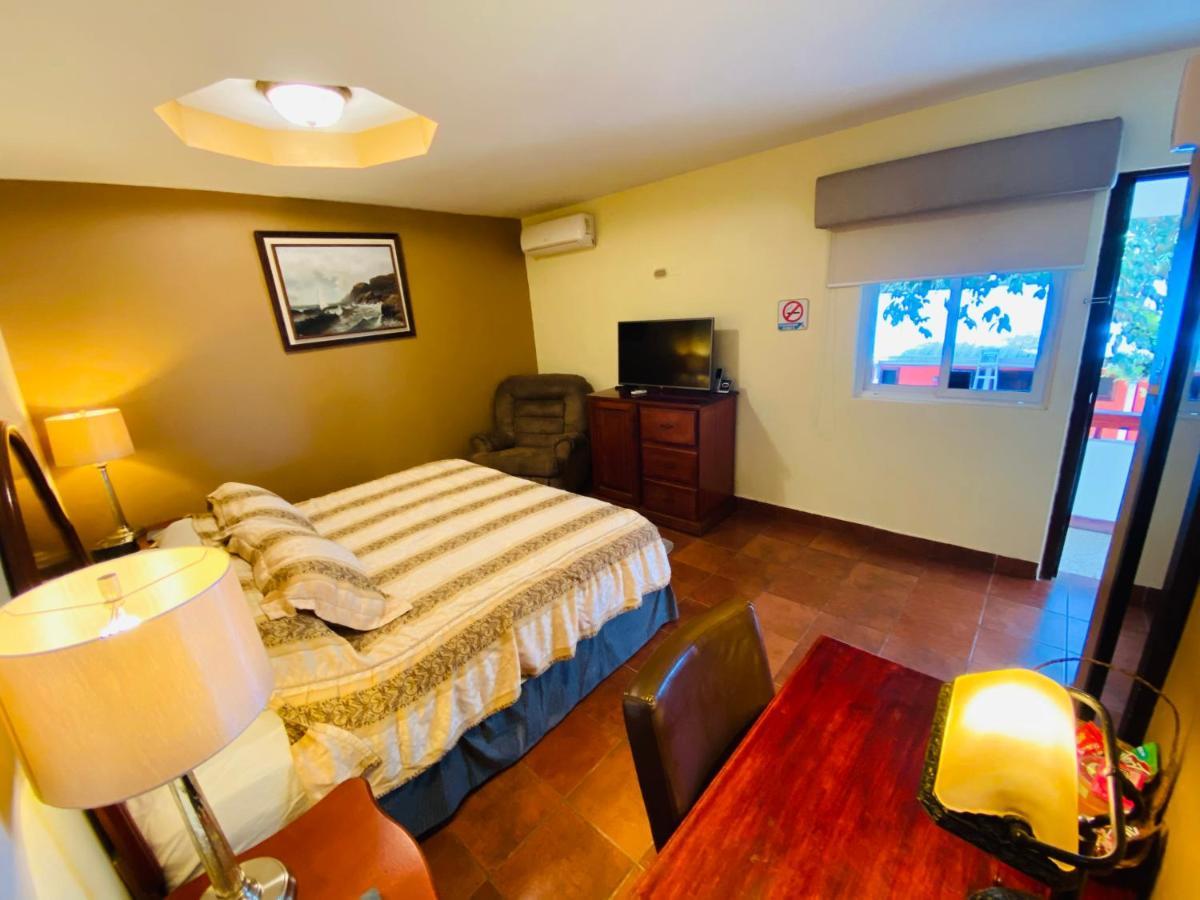 Hotel Puerto Libre Puerto Barrios Kültér fotó