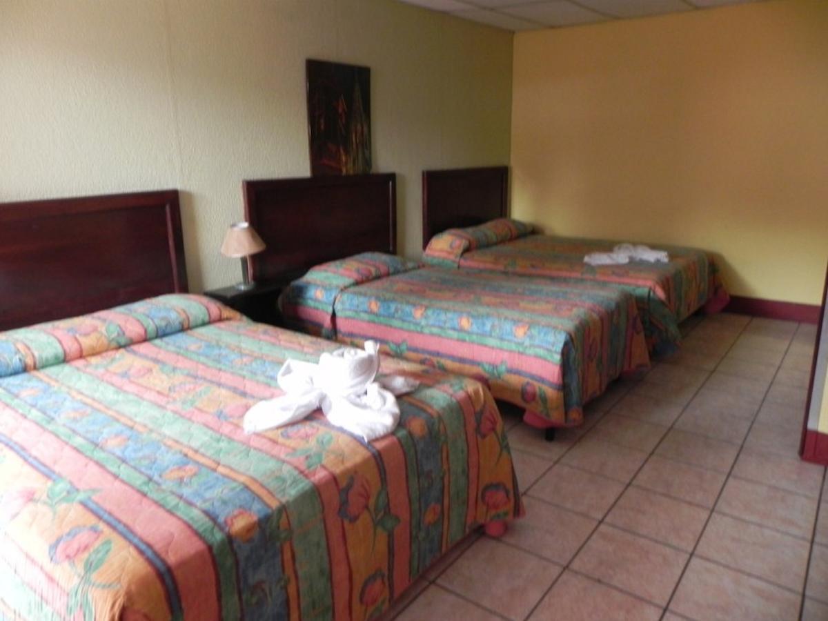 Hotel Puerto Libre Puerto Barrios Kültér fotó