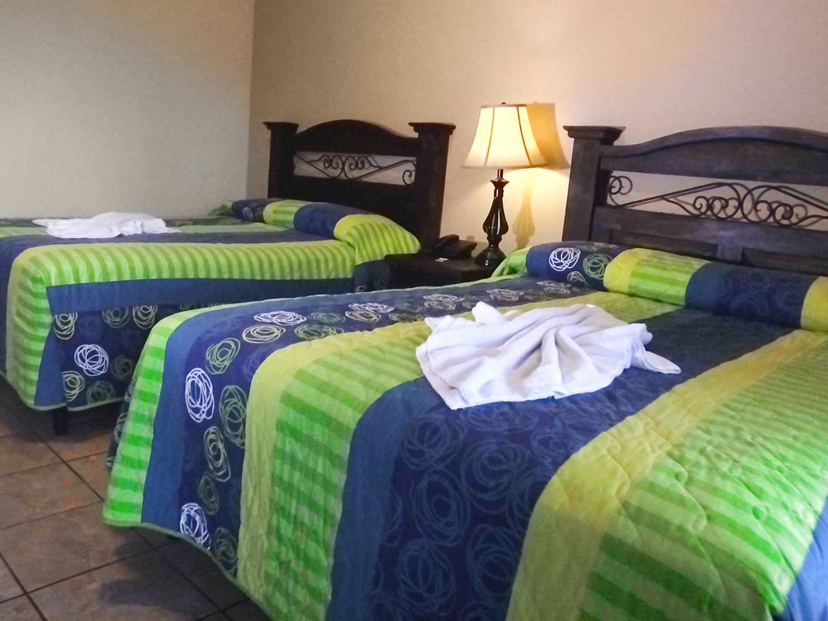 Hotel Puerto Libre Puerto Barrios Kültér fotó