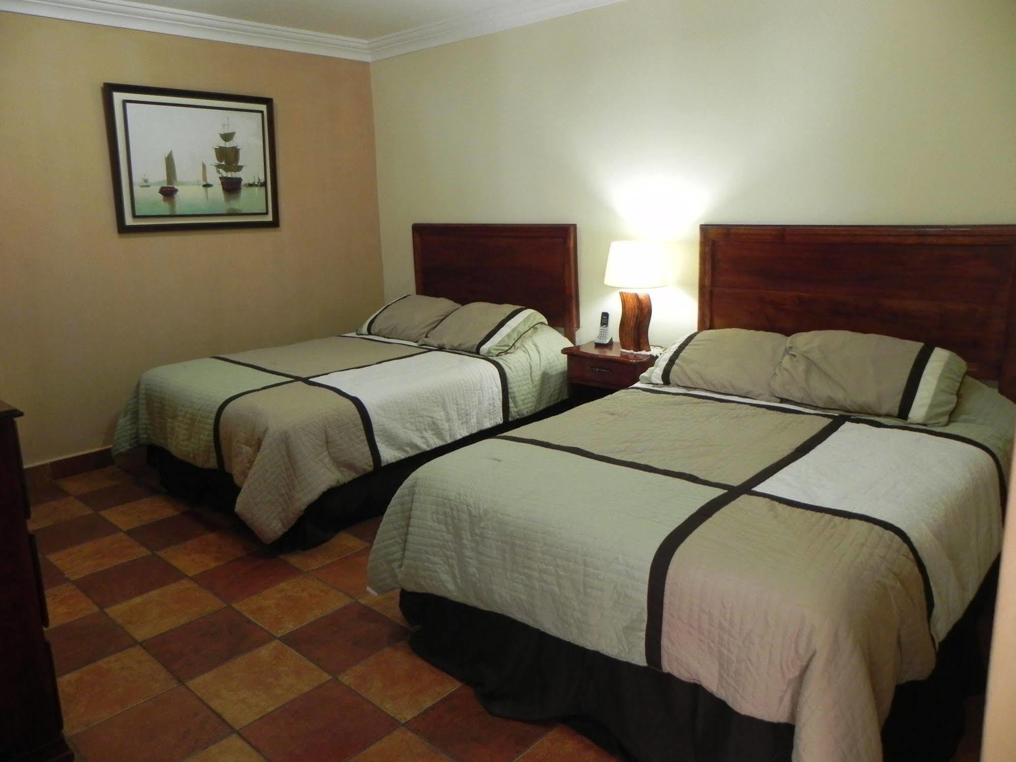 Hotel Puerto Libre Puerto Barrios Kültér fotó